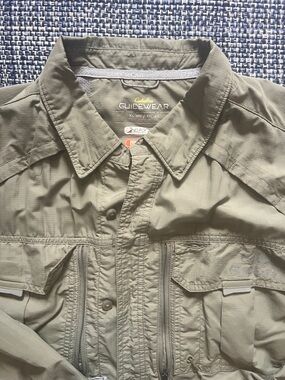 Cabela's Guidewear Men's Olive fly fishing Shirt